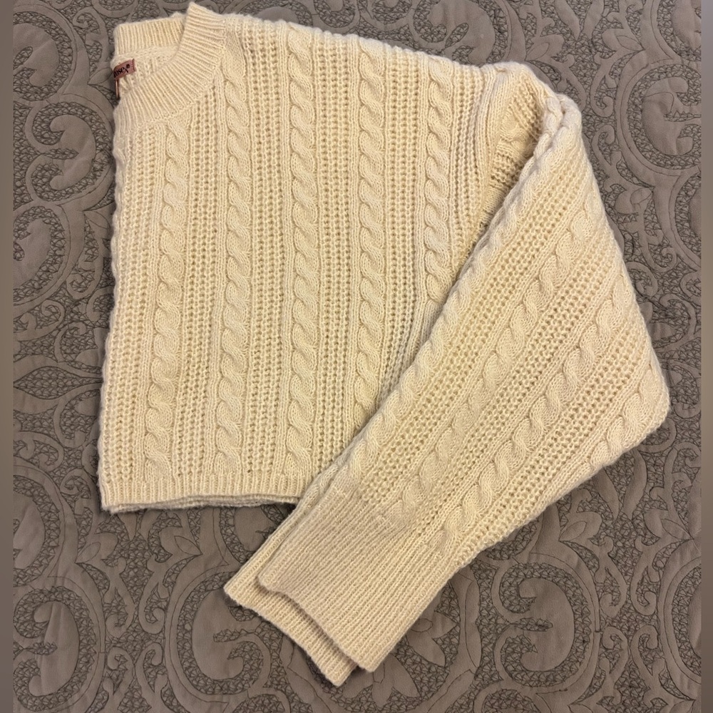 Boxy cropped cable knit sweater